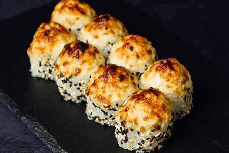 Запечённый ролл с курицей