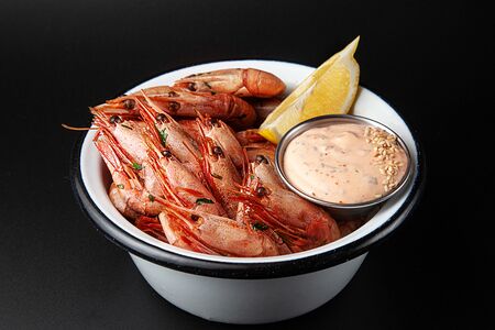 Креветки магаданские с соусом майо