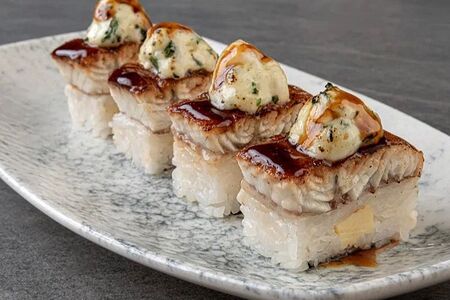 Бокс с угрем