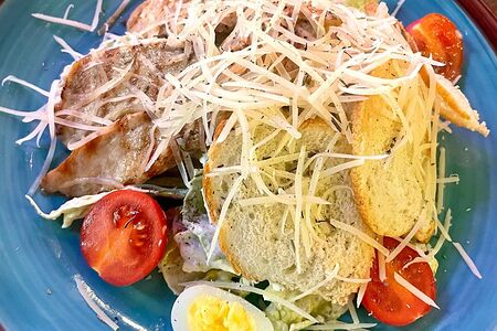 Цезарь с курицей