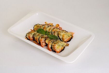 Баклажаны Пармиджано с томатным соусом и сыром пармезан