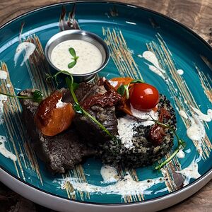 Говяжьи щечки с киноа