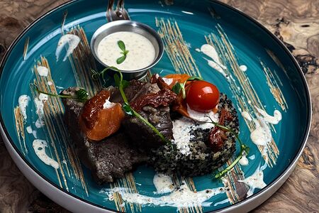 Говяжьи щечки с киноа