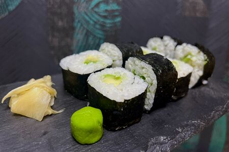 Авокадо-маки