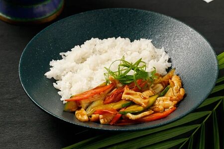 Рис с кальмаром и овощами