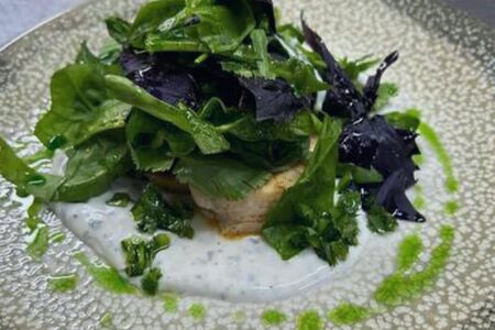 Салат с цыпленком и травами