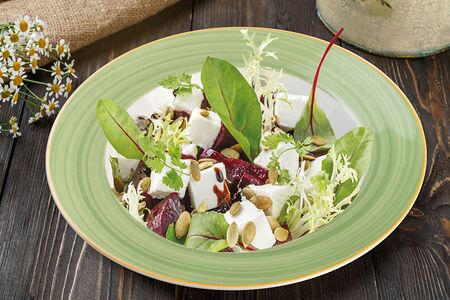 Салат из запеченной свеклы