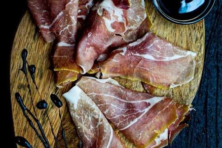 Прошутто крудо