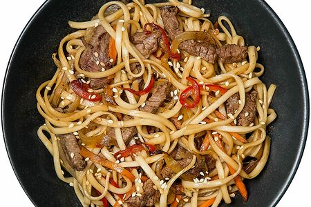 Рамен с говядиной в остром соусе