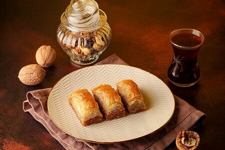 Пахлава с грецкими орехами