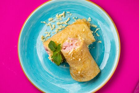 Блинчик с ветчиной и сыром