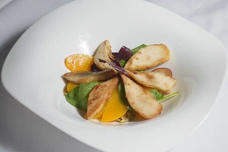 Салат курица с персиком