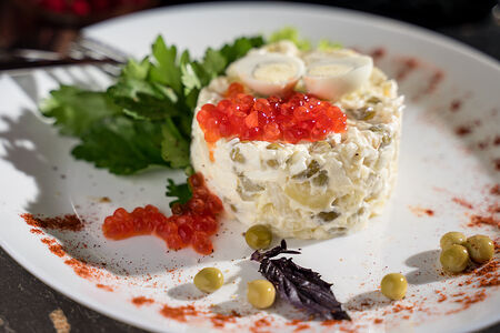 Салат Оливье с языком