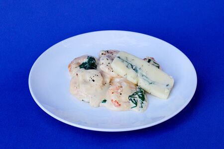 Креветки в соусе блю чиз