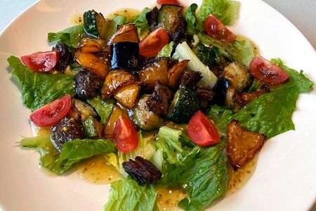 Тёплый салат с телятиной