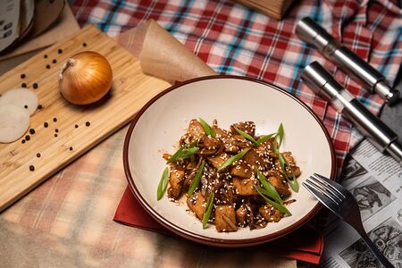 Жареное мясо с луком