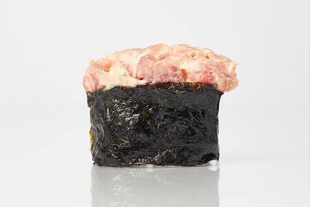 Гункан с тунцом