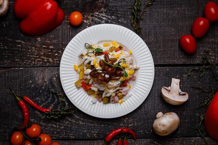 С маринованными опятами