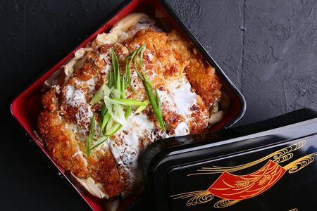 Кацудон со свининой или с курицей