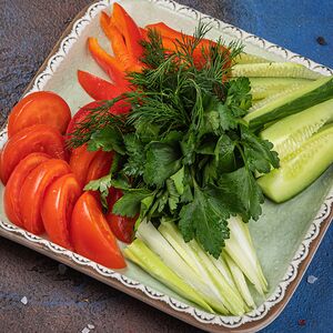 Овощи свежие с зеленью