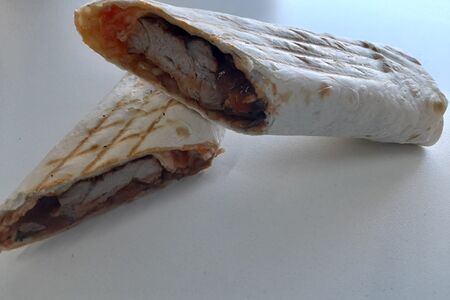 В Лаваше шашлык cвинoй