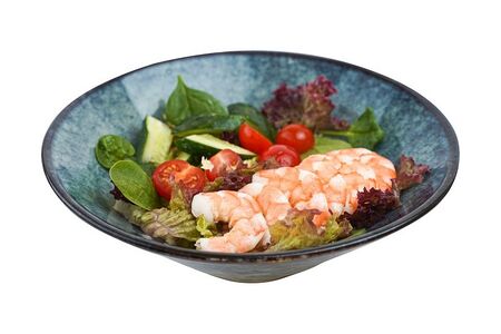 Салат с креветкой и овощами