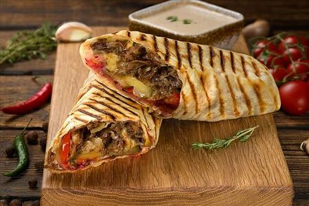 Донер-ролл классик из говядины с сыром