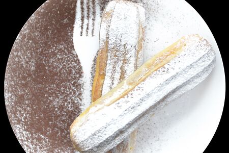 Эклер с сырно-сливочным кремом