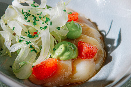 Севиче из морского гребешка, грейпфрут, авокадо