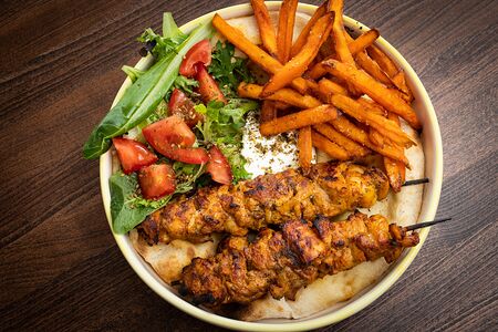 Шашлык куриный с бататом фри