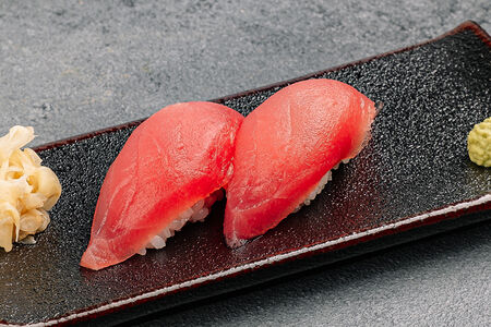 Суши нигири тунец