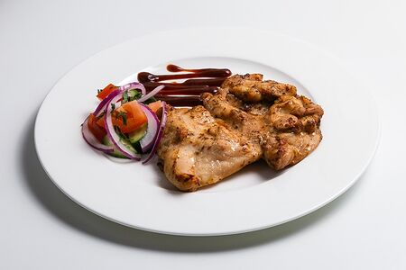 Куриные бедра на гриле