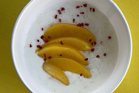 Рисовая каша с персиком