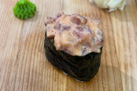 Гункан с тунцом