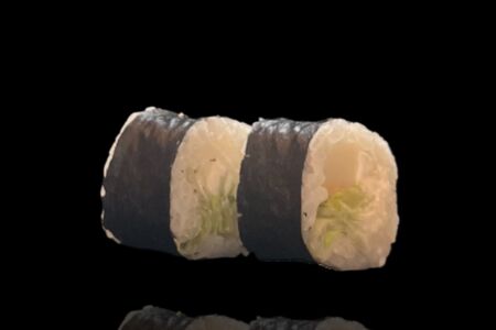 Ролл с кальмаром