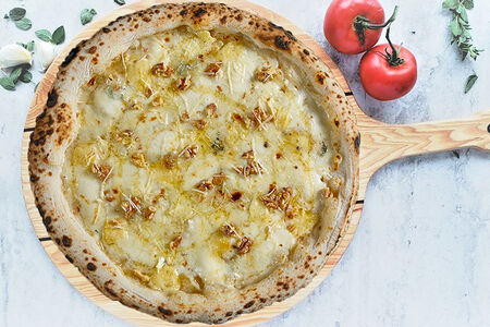 Кватро Формаджи M