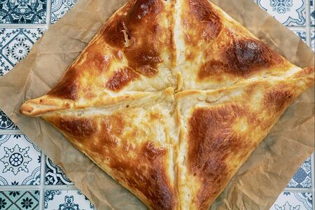 Слоёный пирог с сыром Пеновани