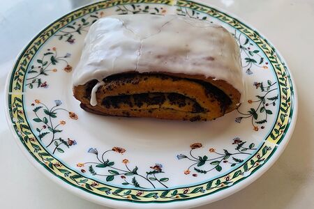 Булочка с маком