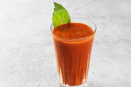 Томат и кинза