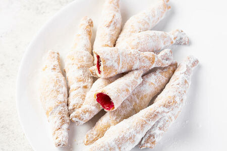 Рогалики с вишней