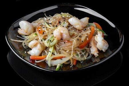 Фунчоза с курицей и креветками в соусе том ям