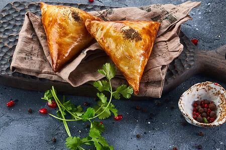 Самса с бараниной