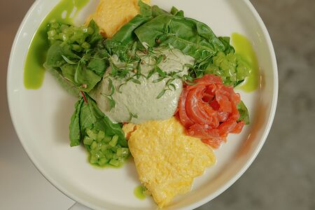 Французский омлет с форелью