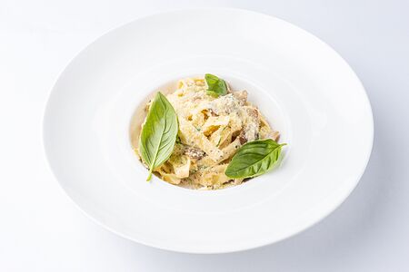 Феттуччине с грибами в сливочно-трюфельном соусе