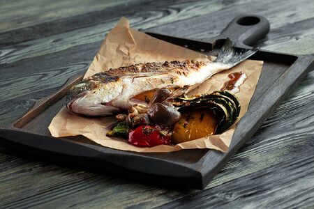 Дорадо с овощами гриль