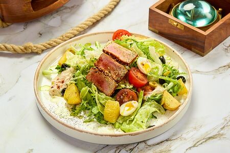 Салат с тунцом