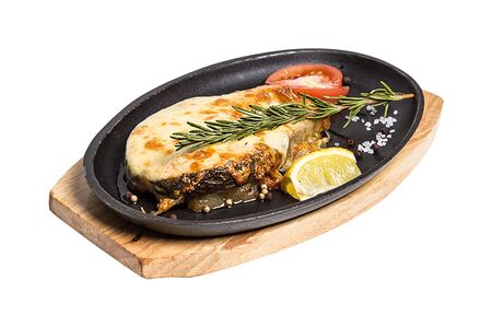 Семга с сыром и овощами