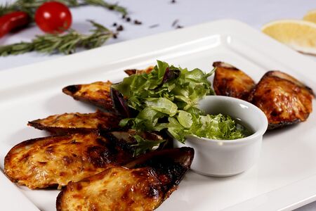 Мидии Киви под сыром