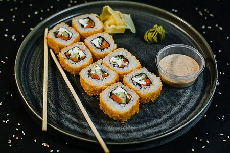 Жареный с лососем