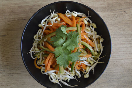 Корейская морковь с огурцом